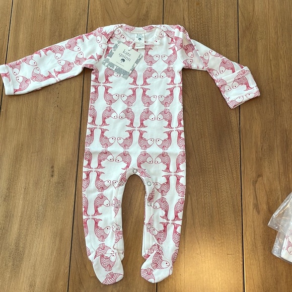 Red Koi Footie Sleeper Lap Neck 100% Organic Cotton Kate Quinn NWT 3-6M - Picture 1 of 7
